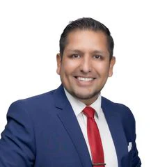 Robert Gomez - Real Estate Agent