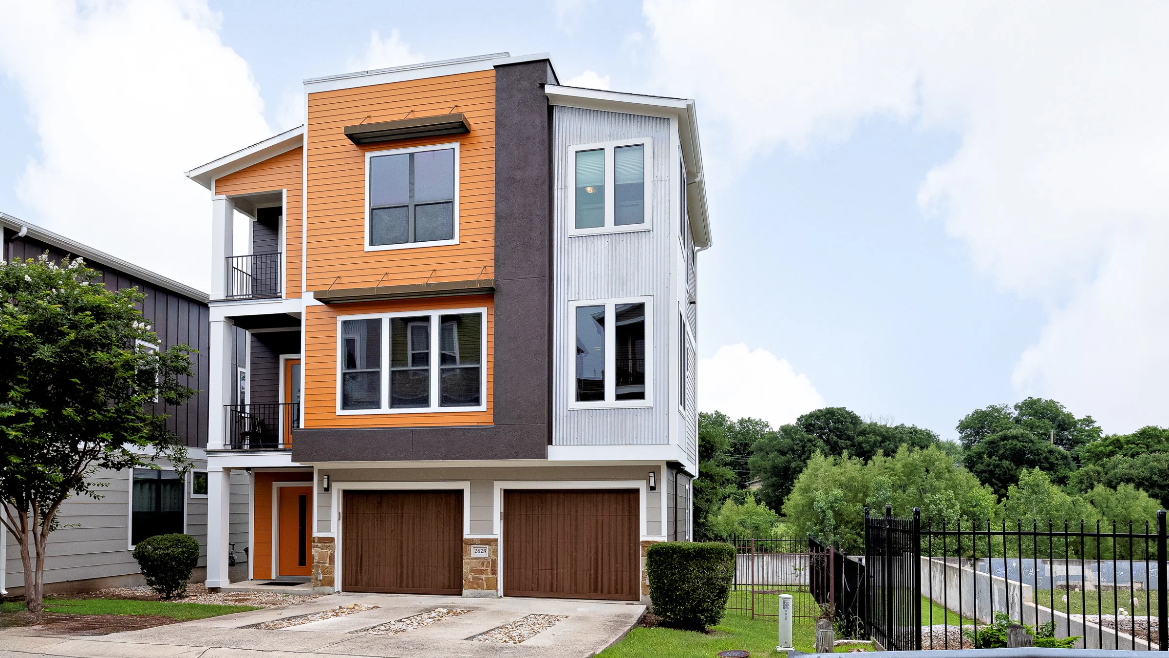 Stunning 2BR/3BA Home in Austin, TX - Modern Living Awaits!