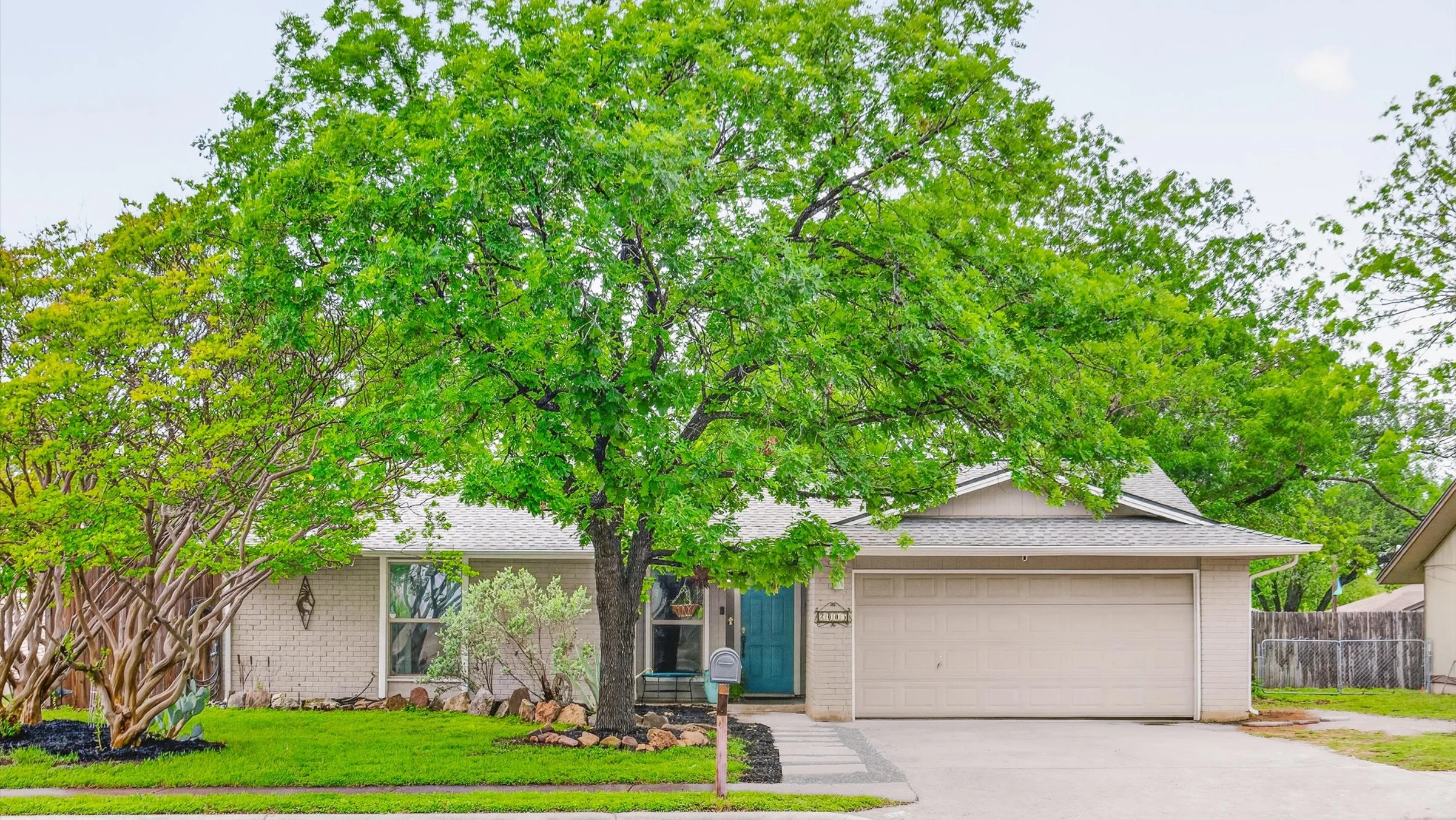 Stunning 3BR Home in Austin on Spacious 8,407 Sq Ft Lot!